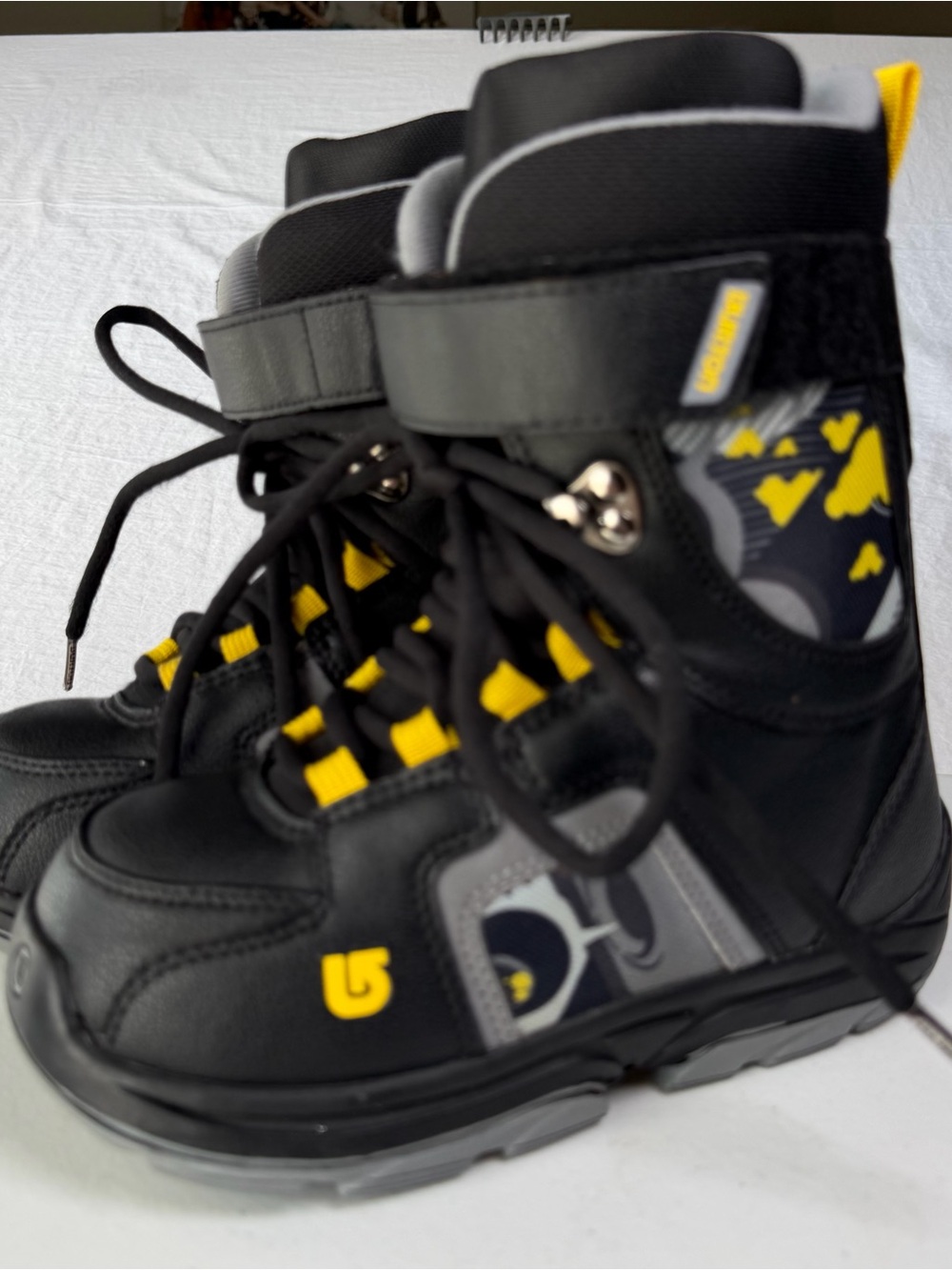 Burton Kids Freestyle Snowboard Boots Youth 5